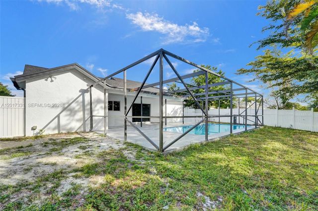8400 NW 7th St, Pembroke Pines, FL 33024