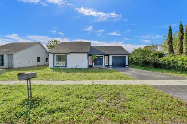 8400 NW 7th St, Pembroke Pines, FL 33024