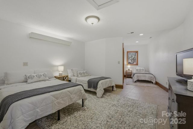 536 Harborside Drive, Nebo, NC 28761