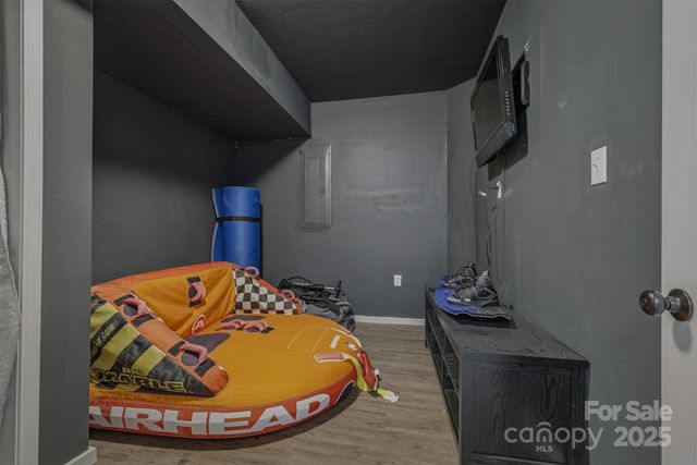 536 Harborside Drive, Nebo, NC 28761