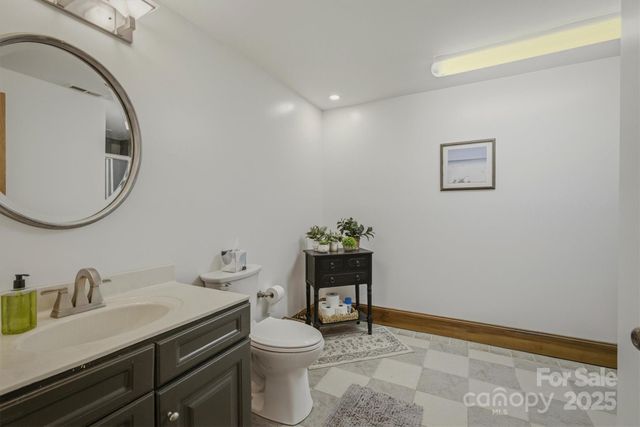 536 Harborside Drive, Nebo, NC 28761