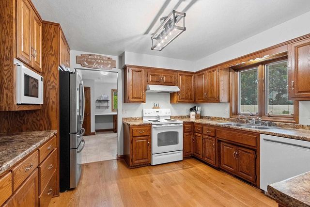 2615 EDGEWOOD LANE, Green Bay, WI 54302