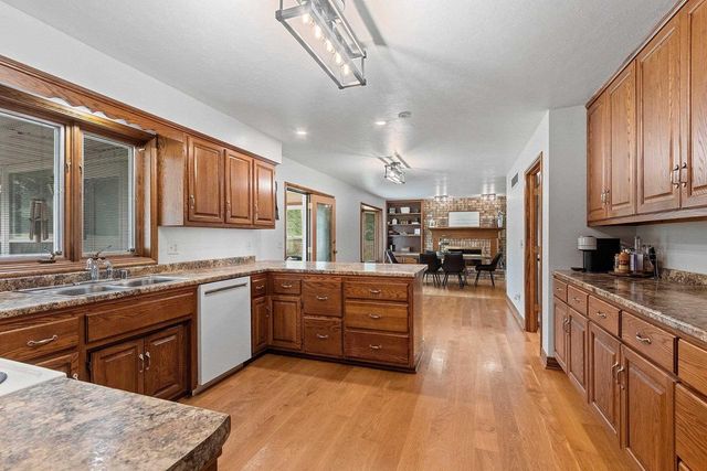 2615 EDGEWOOD LANE, Green Bay, WI 54302
