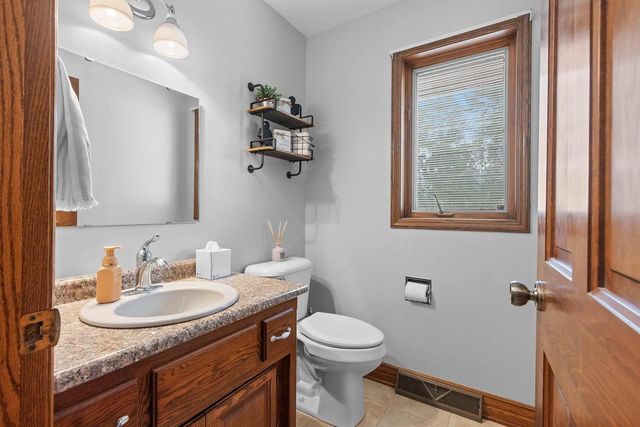 2615 EDGEWOOD LANE, Green Bay, WI 54302