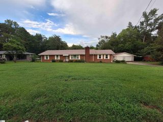 107 Pine Road, Laurens, SC 29360