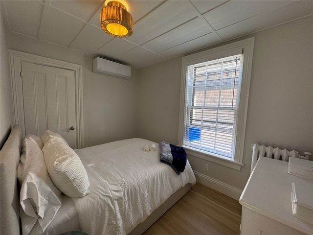 8 Barney Street 2, Newport, RI 02840