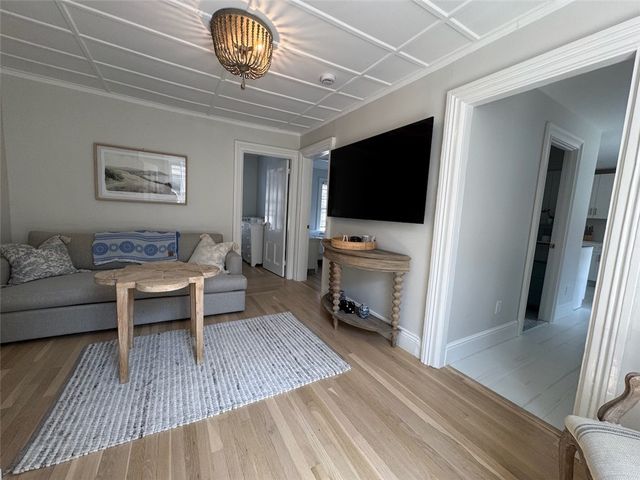 8 Barney Street 2, Newport, RI 02840