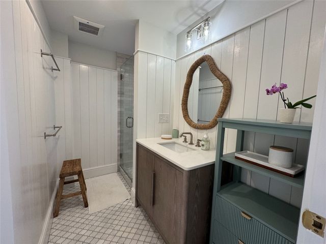 8 Barney Street 2, Newport, RI 02840