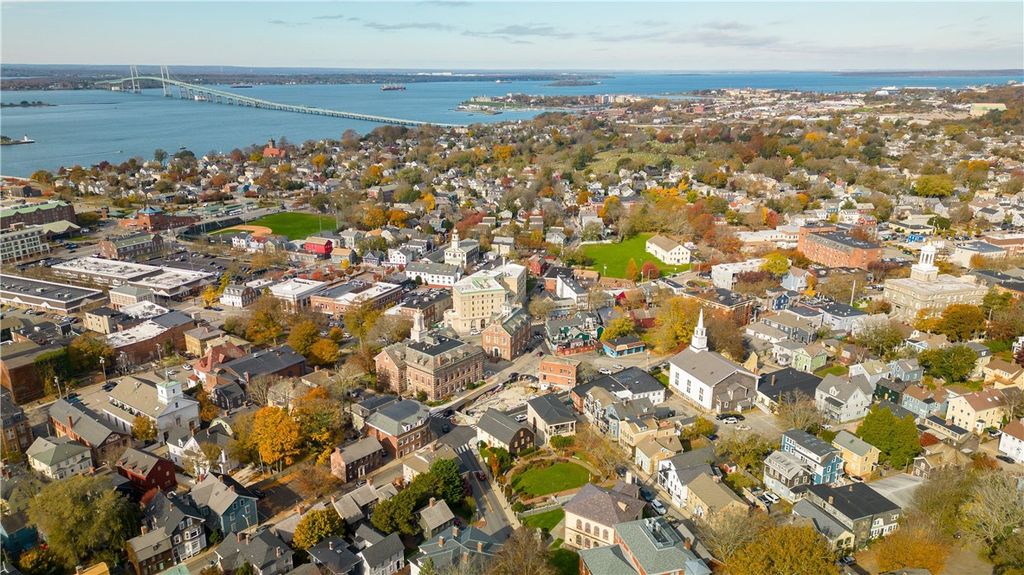 8 Barney Street 2, Newport, RI 02840