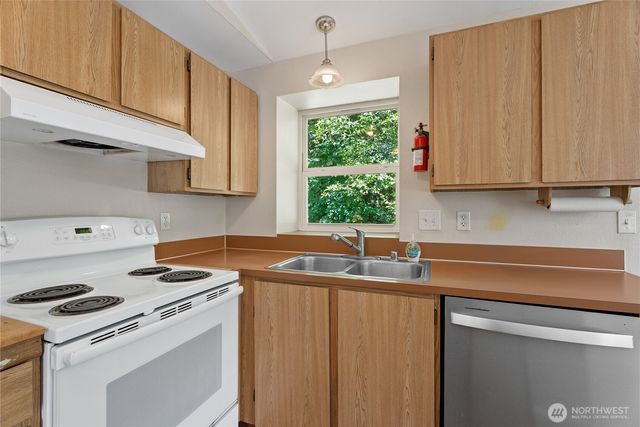 7780 E Van Buren Street, Port Orchard, WA 98366