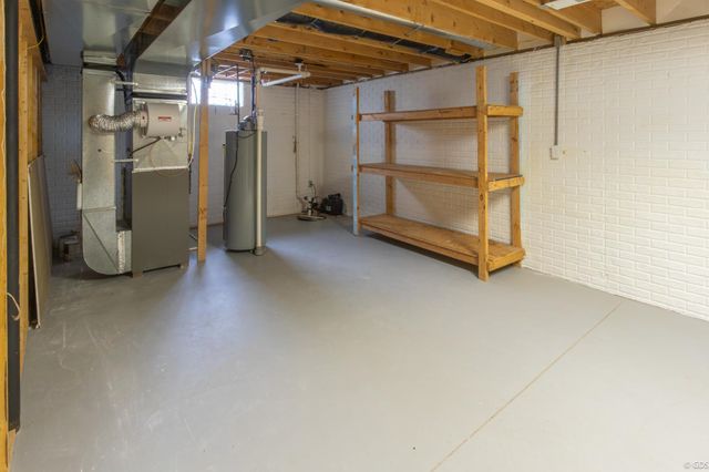 2229 Hunter Lane, Burton, MI 48519