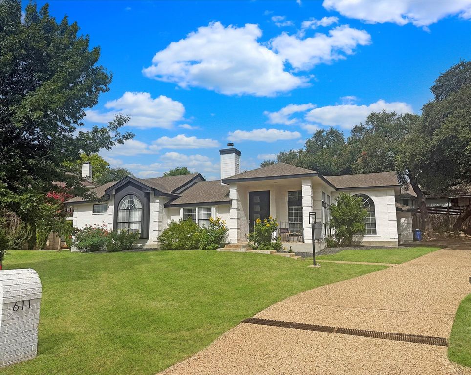 611 Ladin LN, Lakeway, TX 78734