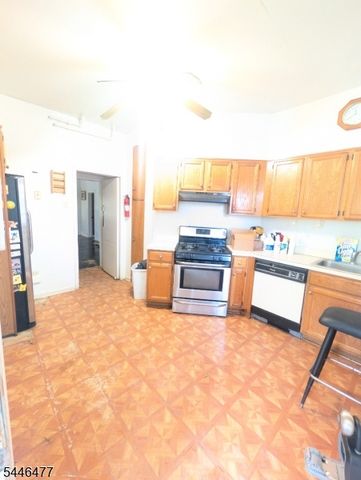 117 Carnegie Ave, East Orange City, NJ 07018