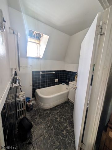 117 Carnegie Ave, East Orange City, NJ 07018
