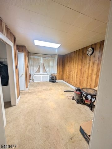 117 Carnegie Ave, East Orange City, NJ 07018