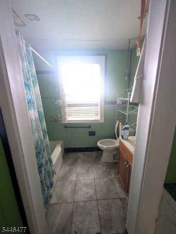 117 Carnegie Ave, East Orange City, NJ 07018