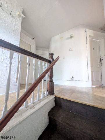 117 Carnegie Ave, East Orange City, NJ 07018