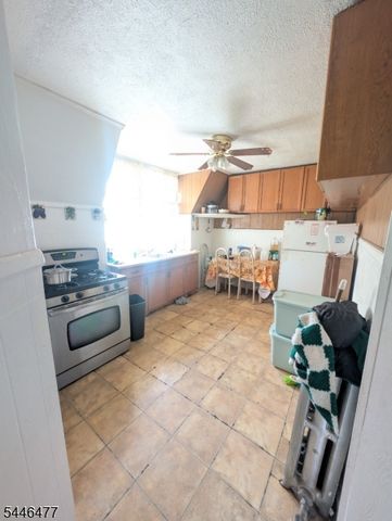 117 Carnegie Ave, East Orange City, NJ 07018