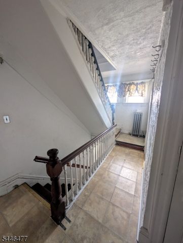 117 Carnegie Ave, East Orange City, NJ 07018