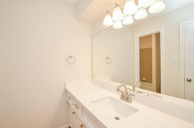 7719 Lacy Hill Drive, Houston, TX 77036