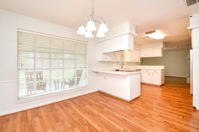 7719 Lacy Hill Drive, Houston, TX 77036