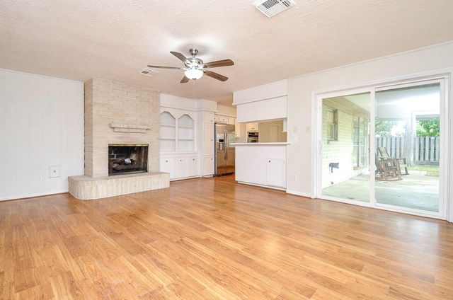 7719 Lacy Hill Drive, Houston, TX 77036