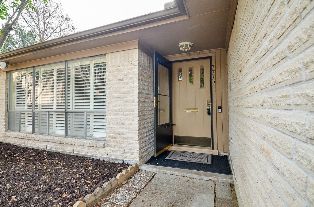 7719 Lacy Hill Drive, Houston, TX 77036