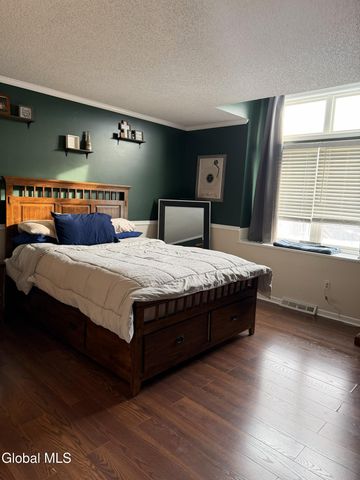 5 Captains Boulevard, Waterford, NY 12188