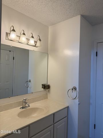 5 Captains Boulevard, Waterford, NY 12188