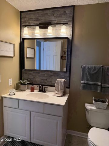 5 Captains Boulevard, Waterford, NY 12188