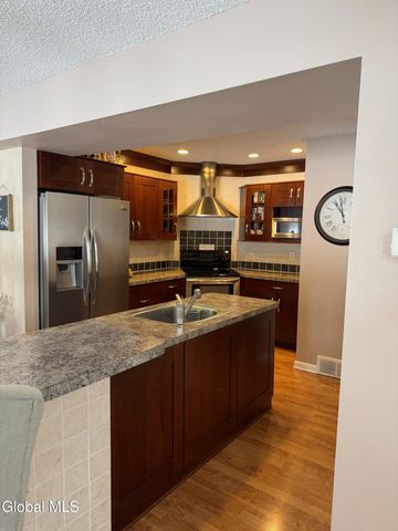 5 Captains Boulevard, Waterford, NY 12188