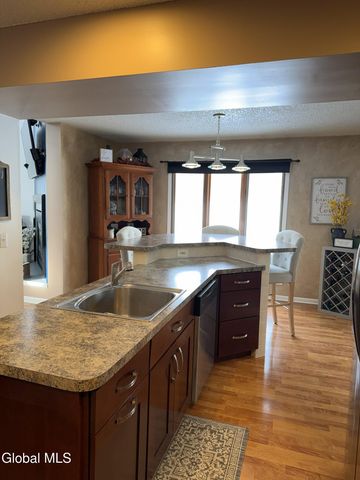 5 Captains Boulevard, Waterford, NY 12188