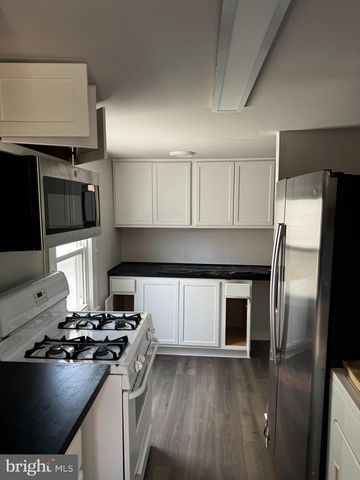 28 MOUNT HOLLY AVE, Mount Holly, NJ 08060