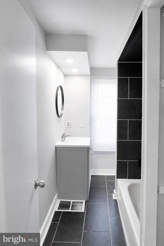 28 MOUNT HOLLY AVE, Mount Holly, NJ 08060