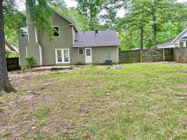 3 Danube, Maumelle, AR 72113