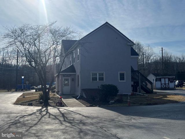 4215 W LINCOLN HWY, Downingtown, PA 19335