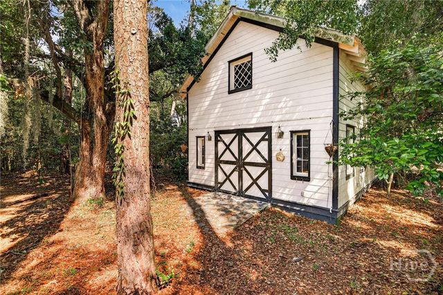 289 Center Drive, Savannah, GA 31406