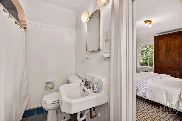 289 Center Drive, Savannah, GA 31406