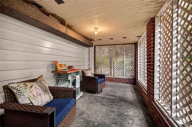 289 Center Drive, Savannah, GA 31406