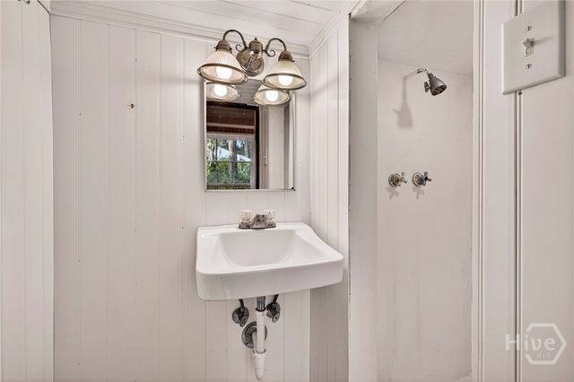 289 Center Drive, Savannah, GA 31406