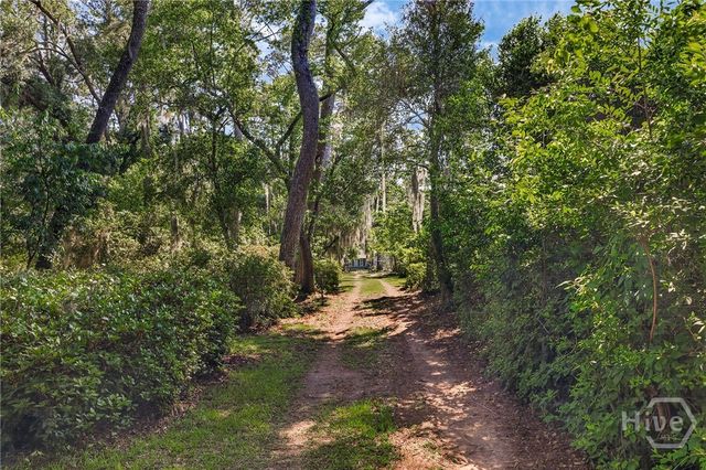 289 Center Drive, Savannah, GA 31406