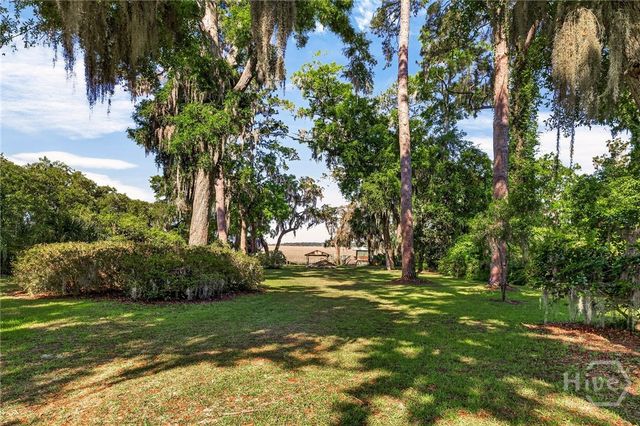 289 Center Drive, Savannah, GA 31406
