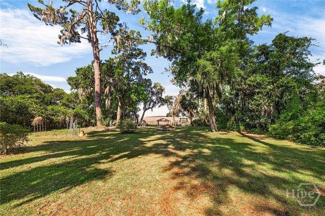 289 Center Drive, Savannah, GA 31406