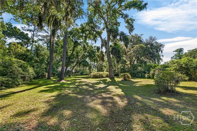 289 Center Drive, Savannah, GA 31406