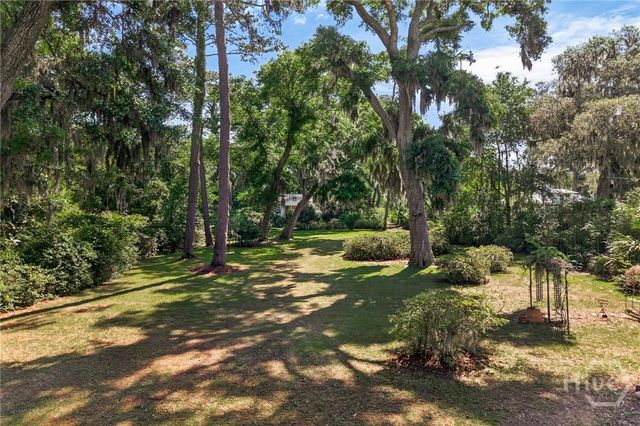 289 Center Drive, Savannah, GA 31406