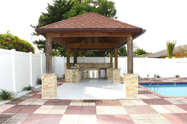 8236 DONALDSON DRIVE, Tampa, FL 33615