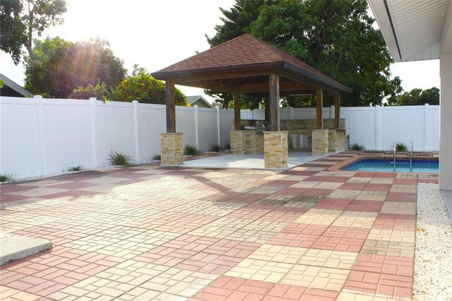 8236 DONALDSON DRIVE, Tampa, FL 33615