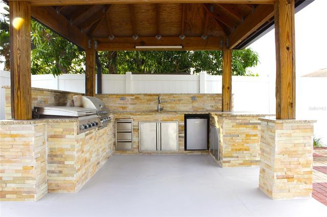 8236 DONALDSON DRIVE, Tampa, FL 33615