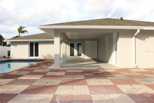 8236 DONALDSON DRIVE, Tampa, FL 33615