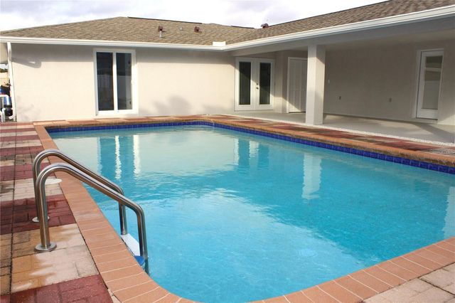 8236 DONALDSON DRIVE, Tampa, FL 33615